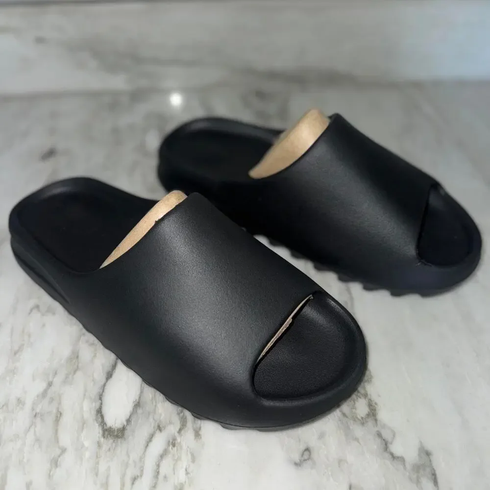 Yeezy Slide YZY YS-01 Black